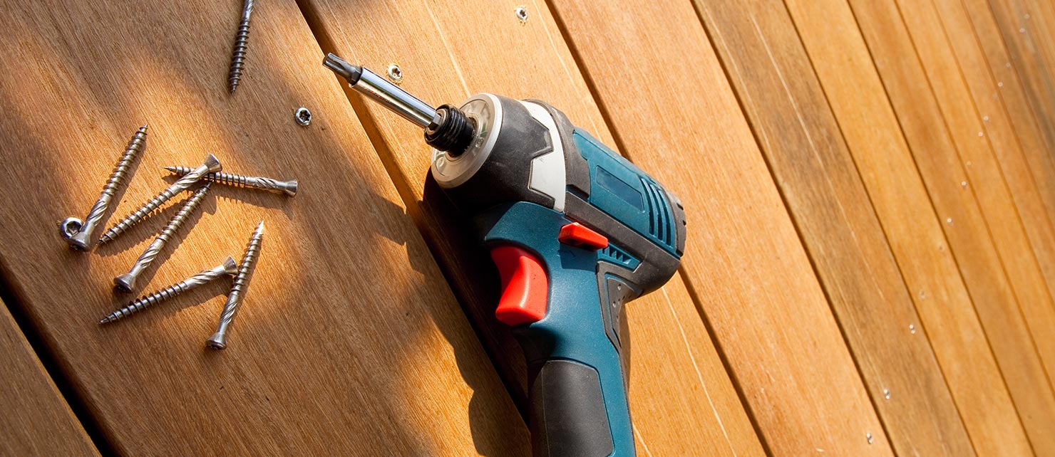 Quel type de vis préférer pour une terrasse en bois thermo-chauffé ?