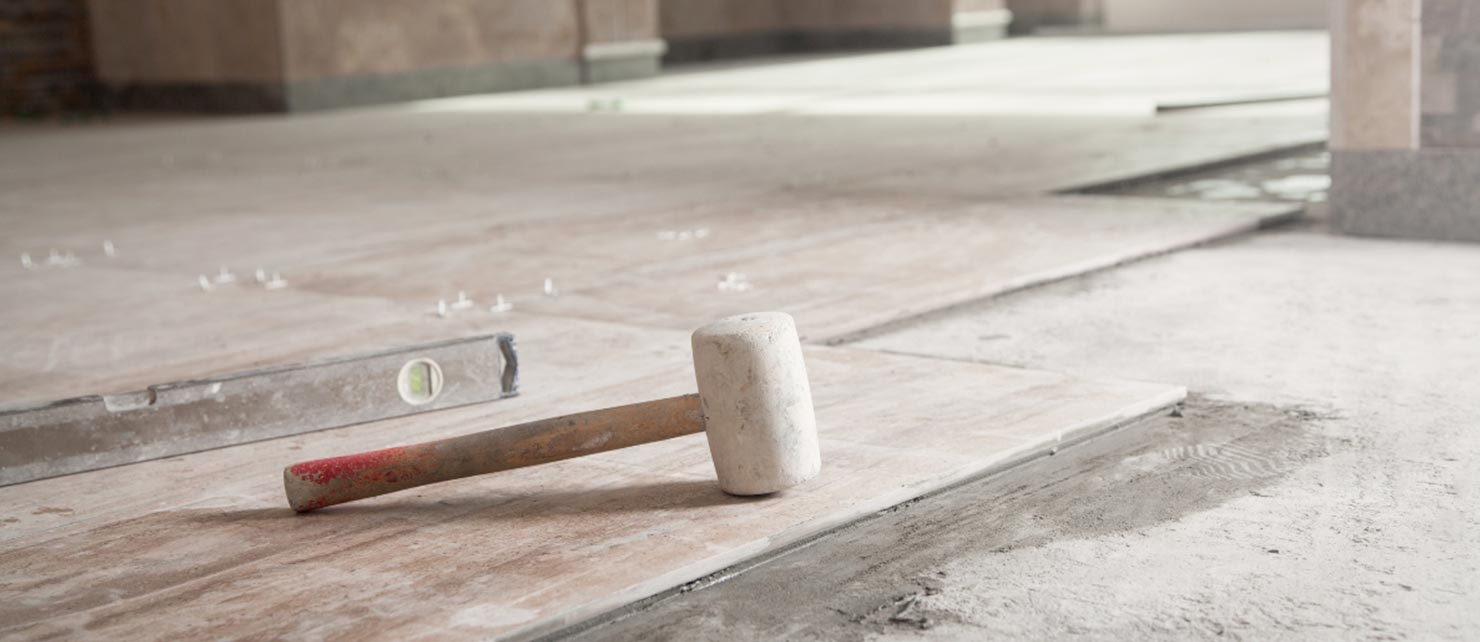 Comment recouvrir un vieux plancher en bois ? Dispano