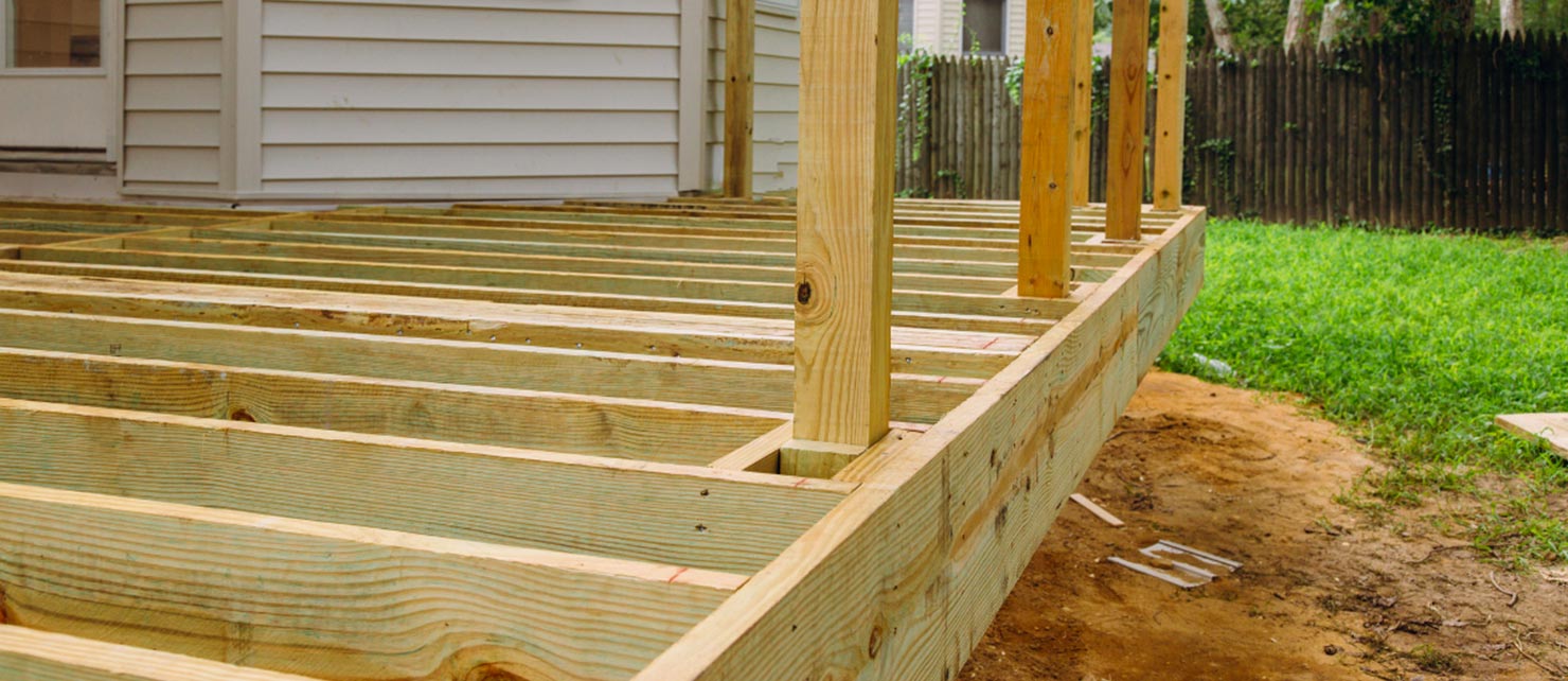 Construction terrasse en bois composite le choix de la fondation en question