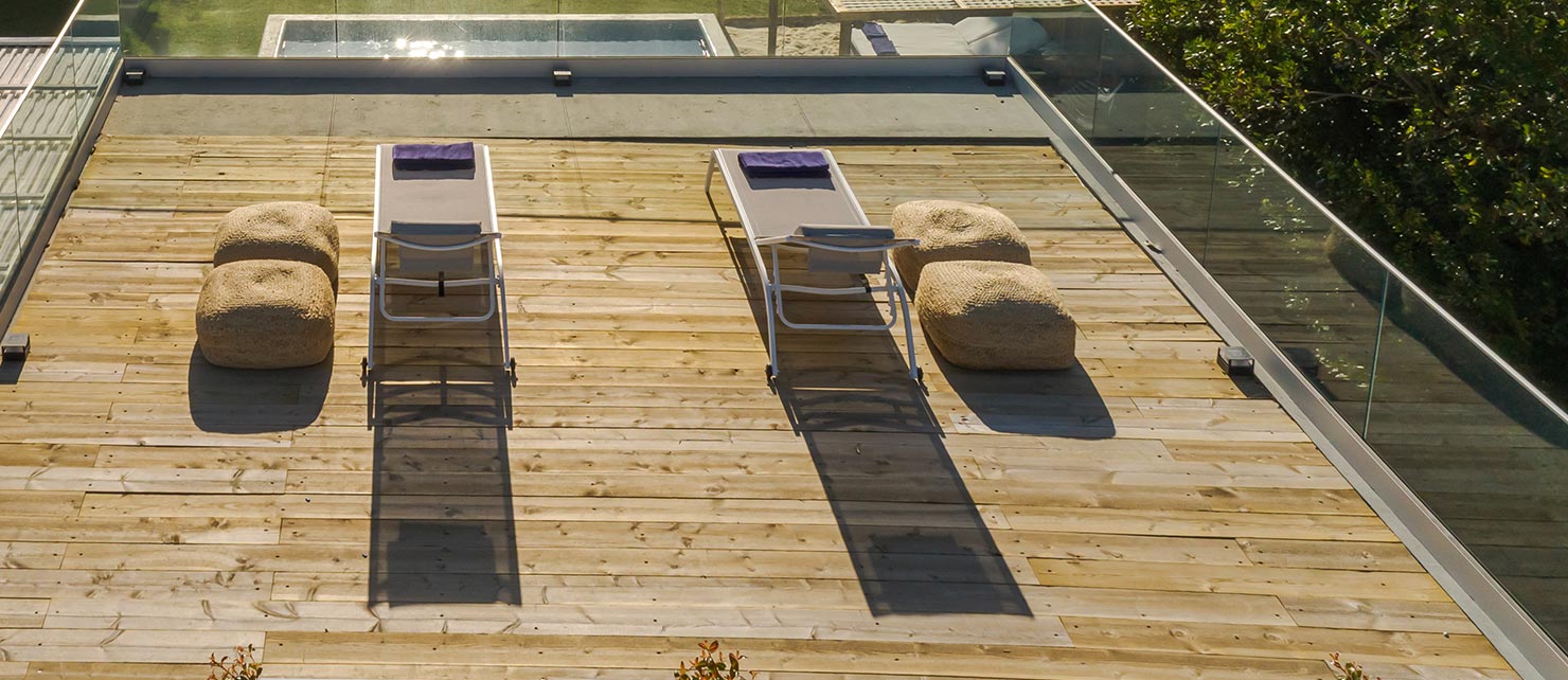 Les différentes classes de bois pour terrasse expliquées